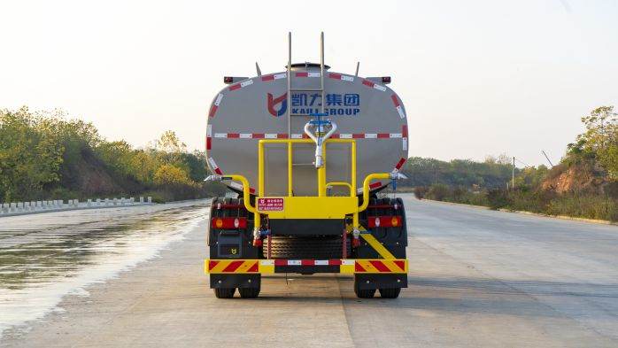 Chenglong Electric Water Truck