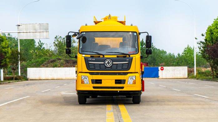Dongfeng 13m³ Septic Vacuum Truck