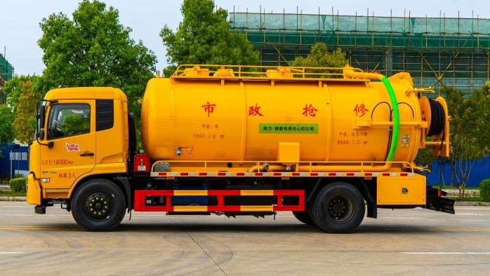 Dongfeng 13m³ Septic Vacuum Truck