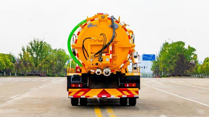 Dongfeng 13m³ Septic Vacuum Truck