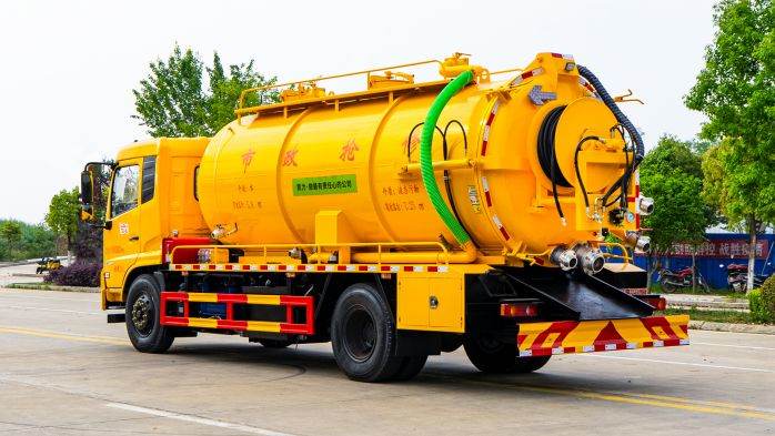Dongfeng 13m³ Septic Vacuum Truck