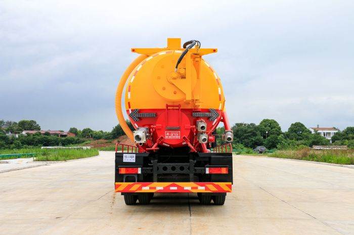 Dongfeng 6x4 18m³ Sewer Cleaning Truck