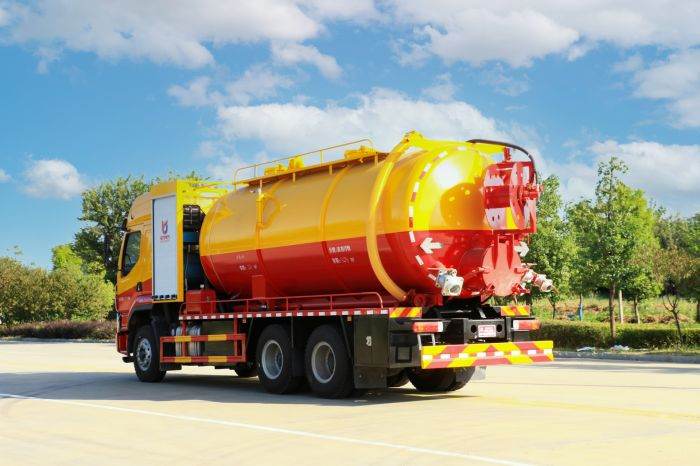 Chenglong 6x4 Sewer Cleaning Truck