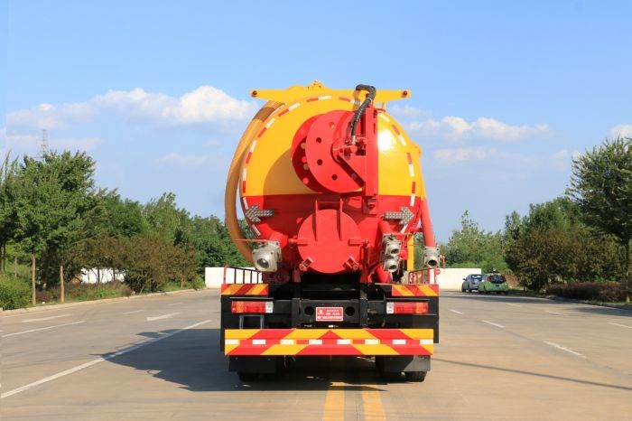 Chenglong 6x4 Sewer Cleaning Truck