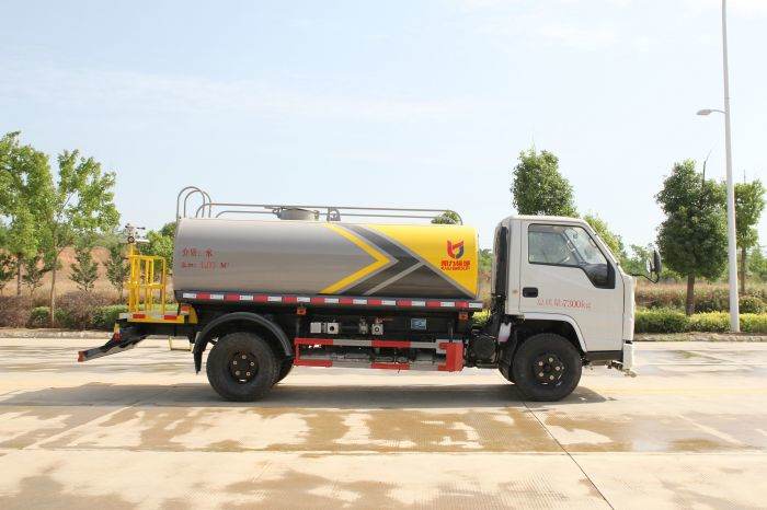 JMC water truck