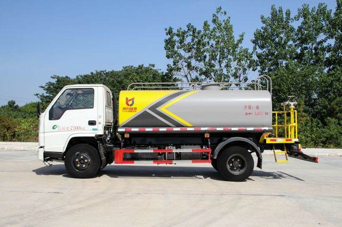 JMC water truck