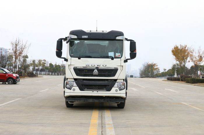 Sinotruk HOWO 6x4 water tank truck