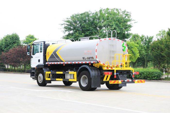 Sinotruk 4x2 Sprinkler Truck