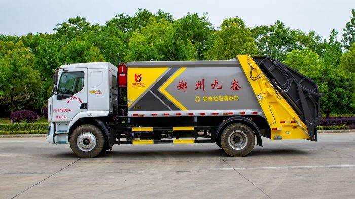 Chenglong M3 Rear Load Garbage Truck