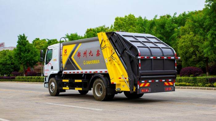 Chenglong M3 Rear Load Garbage Truck