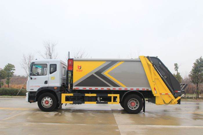 Dongfeng D9 Rear Load Garbage Truck