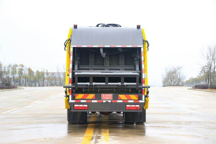 Dongfeng D9 Rear Load Garbage Truck