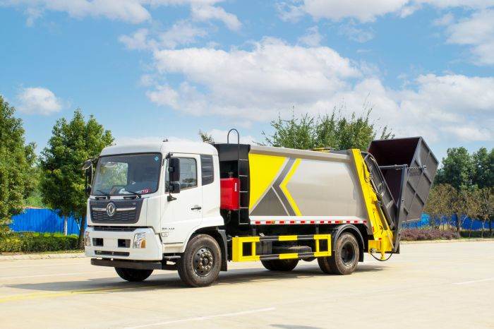 Dongfeng 4x2 Rear Load Garbage Trucks