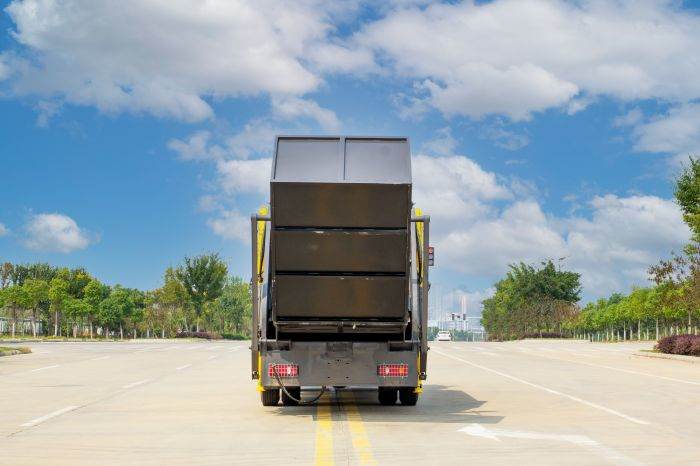 Dongfeng 4x2 Rear Load Garbage Trucks