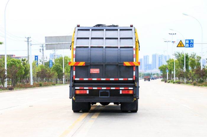 Dongfeng 6x4 Rear Load Garbage Truck