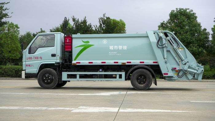 JMC Refuse Trucks