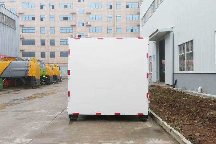 6m³ Mobile waste compactor