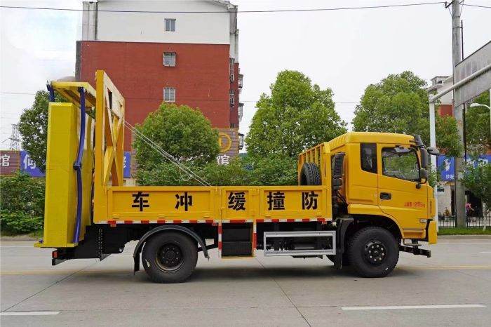 DFAC K6  Attenuator Truck
