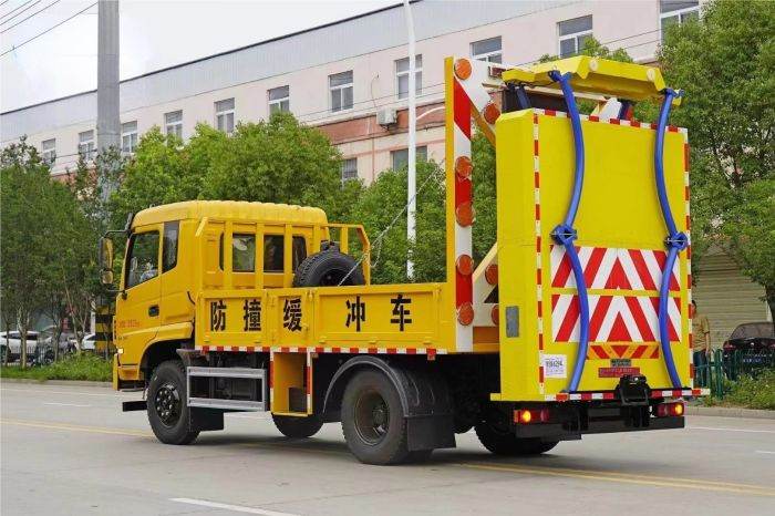 DFAC K6  Attenuator Truck