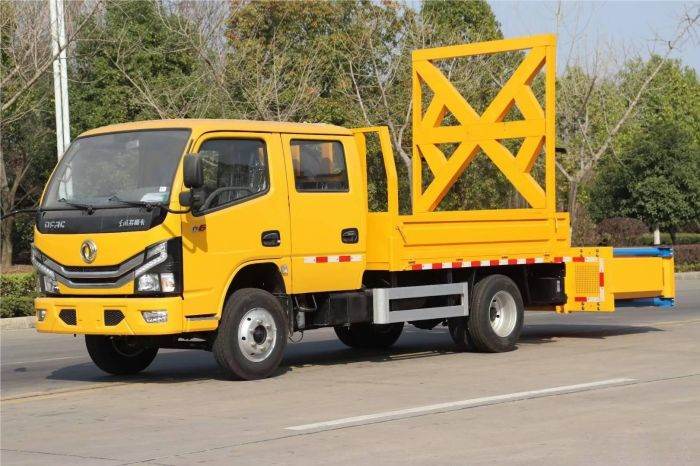 DFAC D6 Attenuator Truck