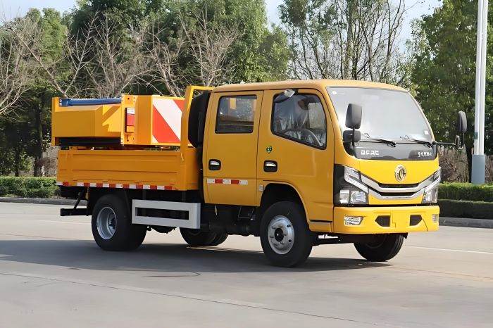 DFAC D6 Attenuator Truck