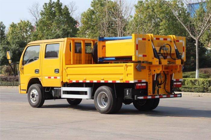 DFAC D6 Attenuator Truck