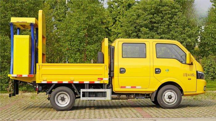 DFAC  Attenuator Truck