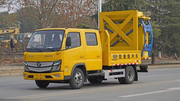 FOTON Aumark Attenuator Truck