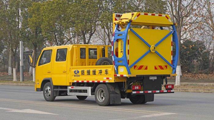 FOTON Aumark Attenuator Truck