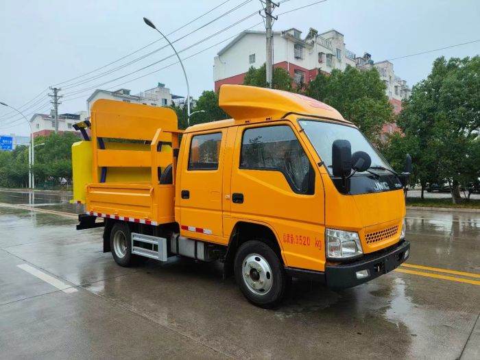 JMC Attenuator Truck