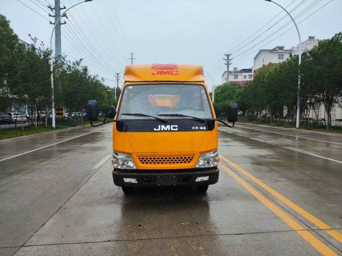 JMC Attenuator Truck