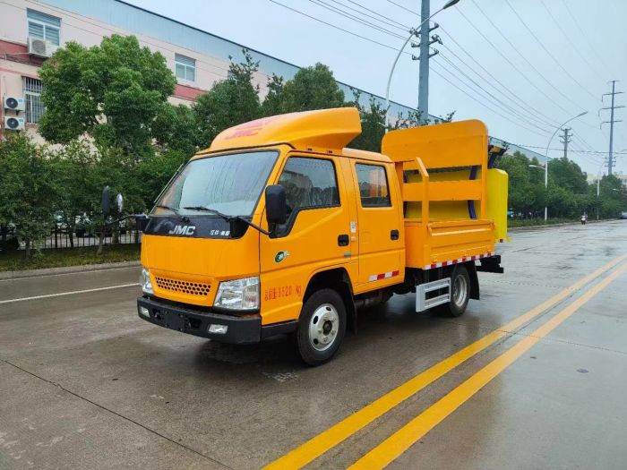 JMC Attenuator Truck