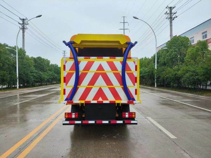 JMC Attenuator Truck
