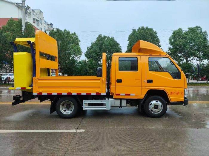 JMC Attenuator Truck