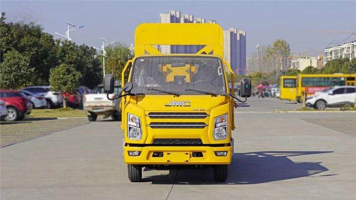 JMC Attenuator Truck