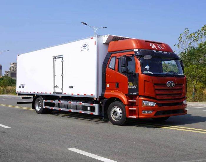 FAW 7.8m Reefer Truck