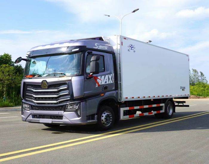 HOWO Reefer Truck