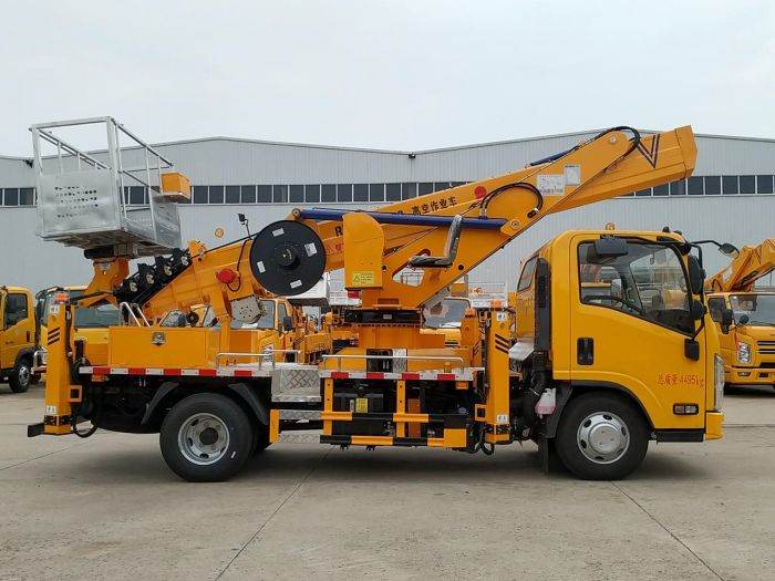 ISUZU 30m Truck Mounted Aerial Lifts