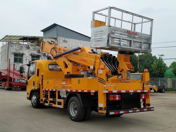 ISUZU 30m Truck Mounted Aerial Lifts