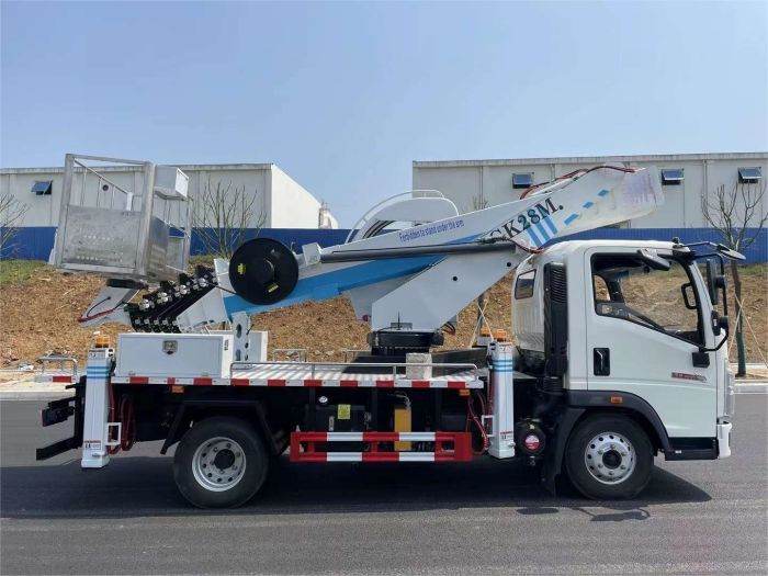 HOWO 28m Truck Mounted Aerial Lifts