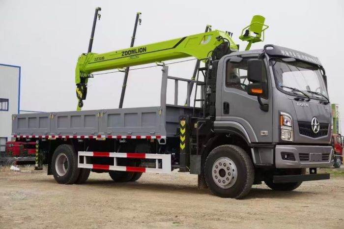 DAYUN 4×4 Loader Crane