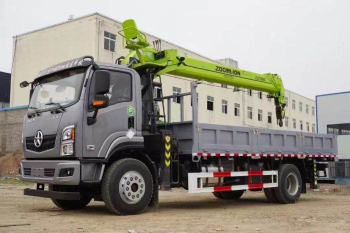 DAYUN 4×4 Loader Crane