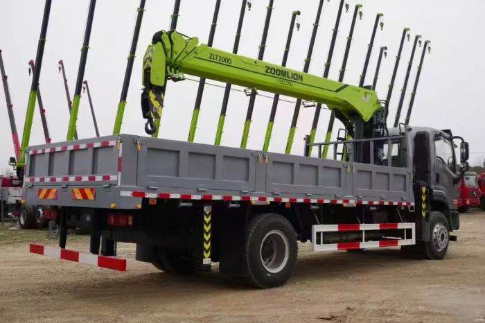 DAYUN 4×4 Loader Crane