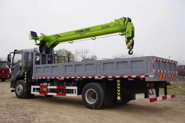 DAYUN 4×4 Loader Crane