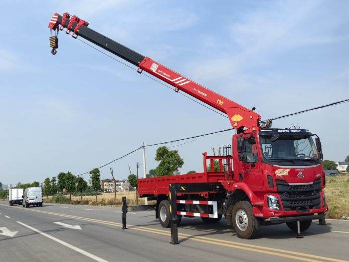 CHENGLONG 4×2  Loader Crane
