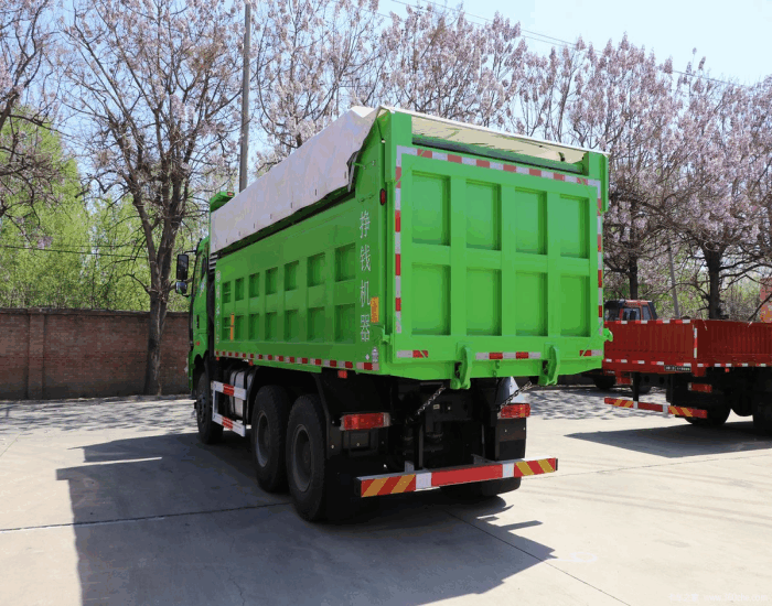 FAW J6P 6×4 dump truck