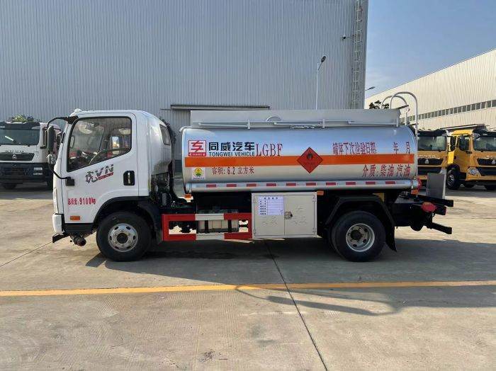 FAW 5 ton fuel tanker