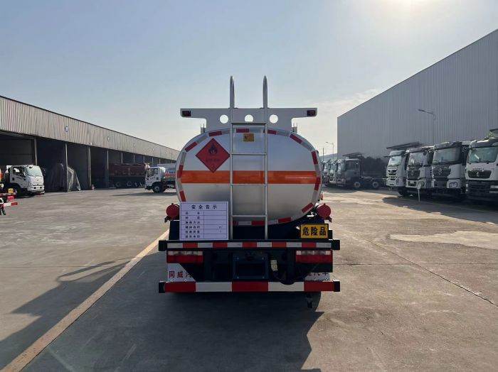 FAW 5 ton fuel tanker