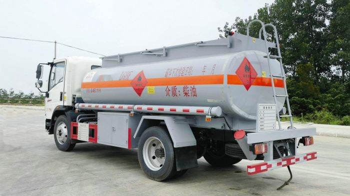 HOWO 8500 litre fuel tanker