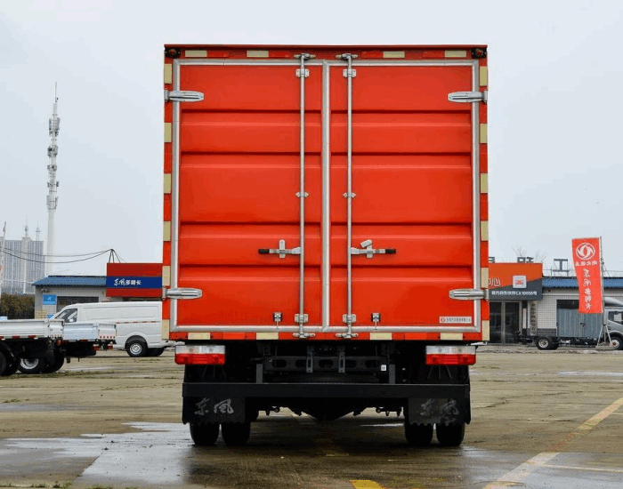Dolica D6 box truck